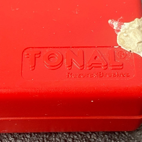 TONAL RAZOR IN CASE MADE IN ITALY SAFETY RAZOR BLADE RED IN COLOR USED Vintage - Picture 7 of 8